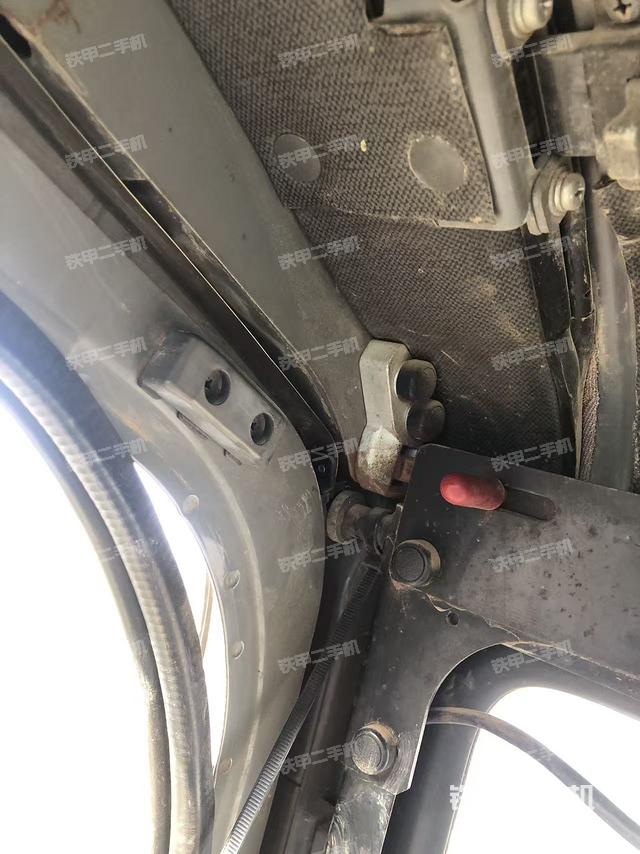 后窗玻璃角标（驾驶室部分）