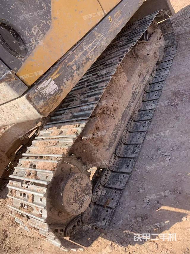 单侧履带整体（整机外观）