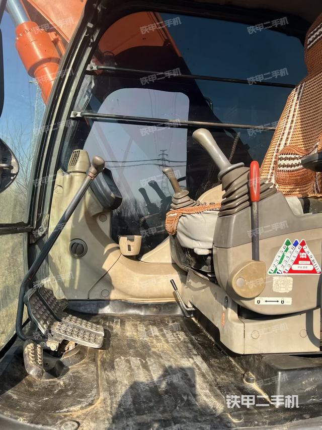 驾驶室整体（整机外观）