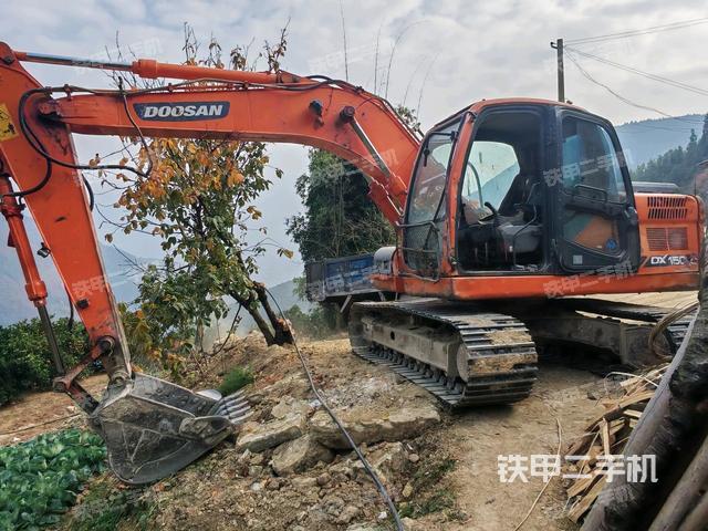 斗山DX150LC挖掘机