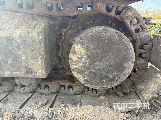 右侧行走马达盖板（行走机构）