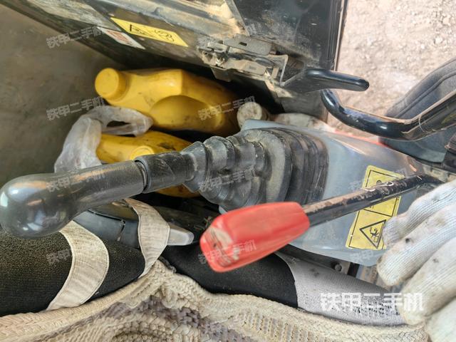 座椅右侧控制台/钥匙门/油门/含右手柄（驾驶室部分）