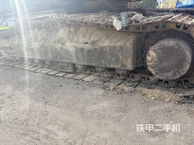 右驱动轮（行走机构）