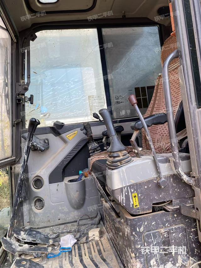 驾驶室整体（整机外观）