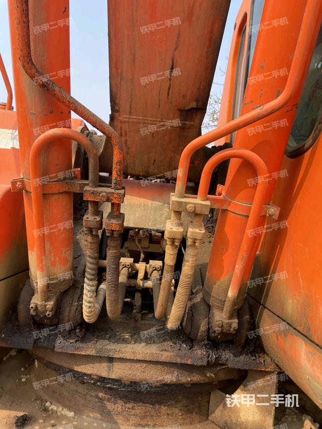 大臂根部?斜視（工作和回轉(zhuǎn)裝置）