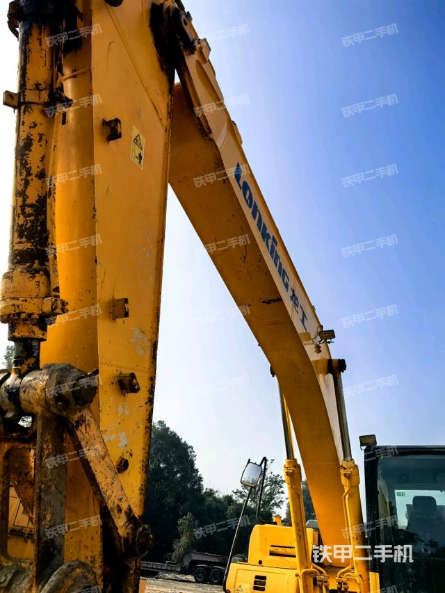 大臂整体 右侧（工作和回转装置）