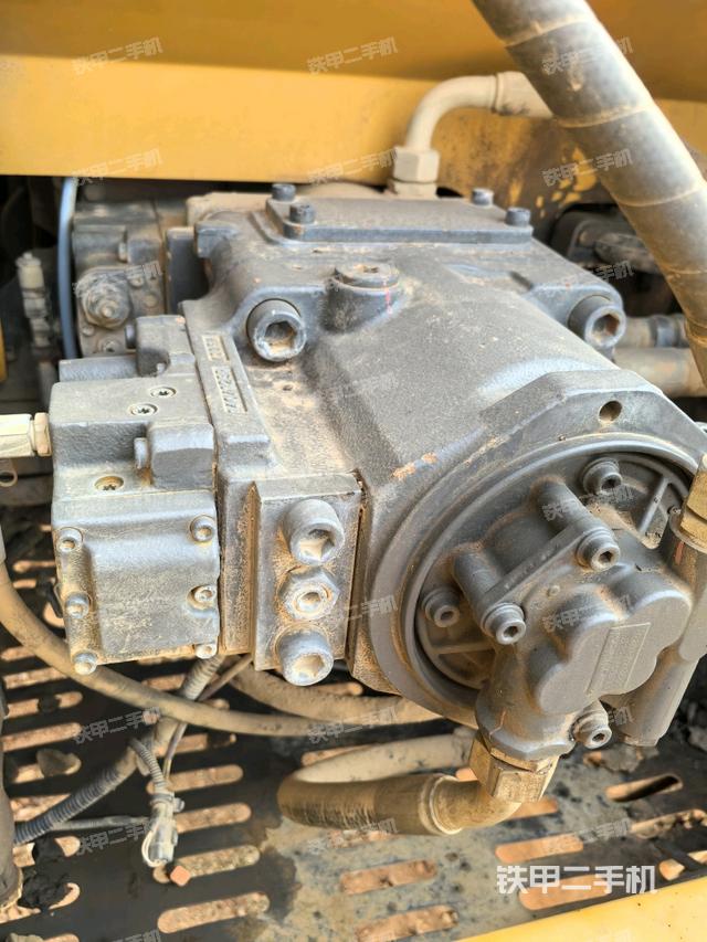 液壓泵斜45?左（大件艙室）