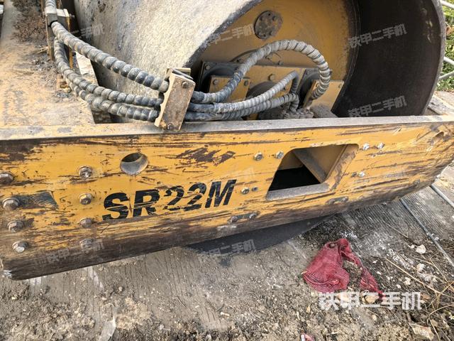 前車架正右側(cè)（壓路機(jī)前后車架）