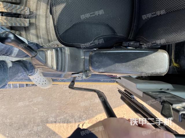 后窗玻璃角标（驾驶室部分）