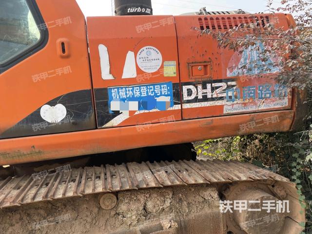 大臂背部俯視（工作和回轉(zhuǎn)裝置）