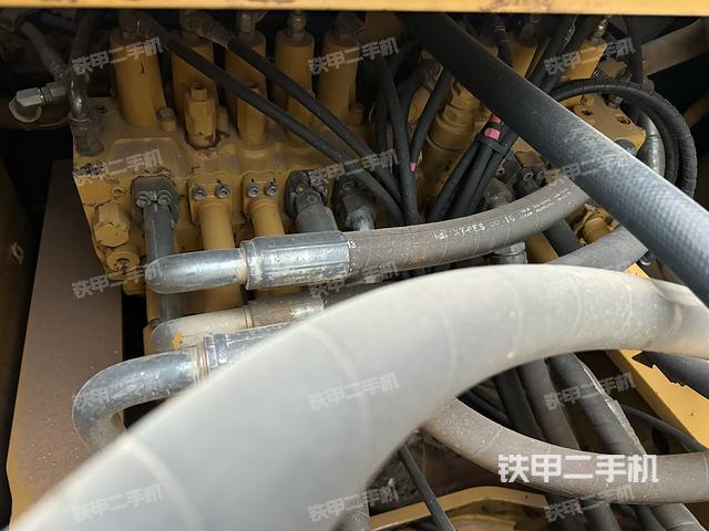 发动机室（上车部件）