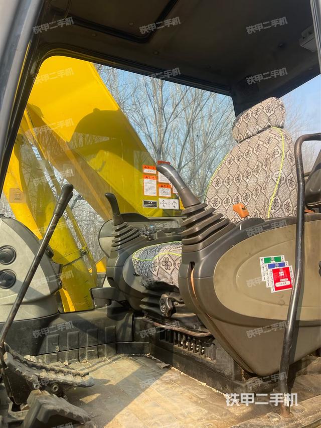 駕駛室整體（整機(jī)外觀）