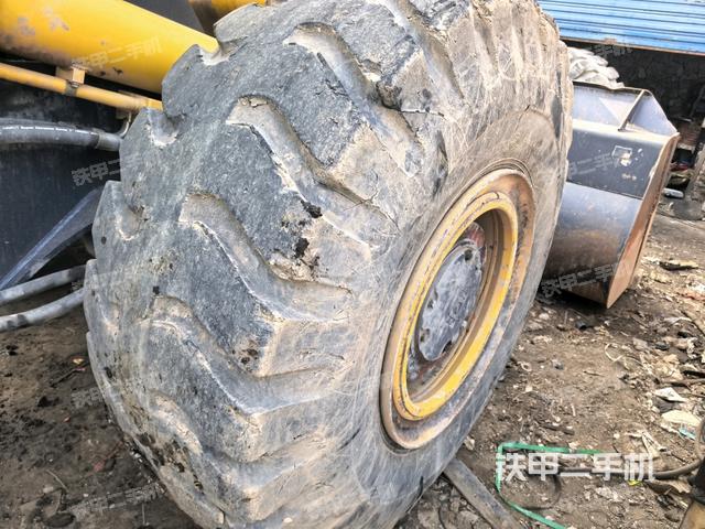 右前輪（行走機構）