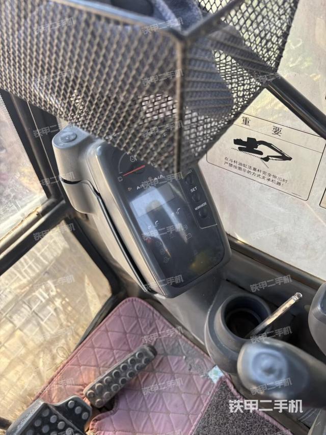 座椅右侧控制台/钥匙门/油门/含右手柄（驾驶室部分）