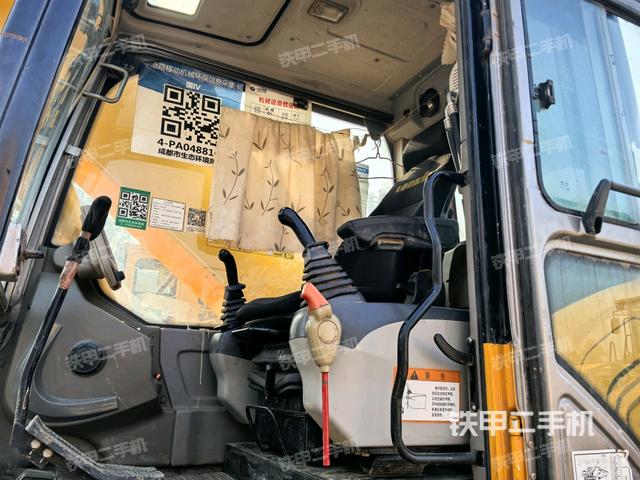 座椅后部（驾驶室部分）