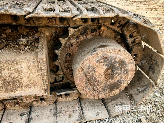 右驱动轮（行走机构）