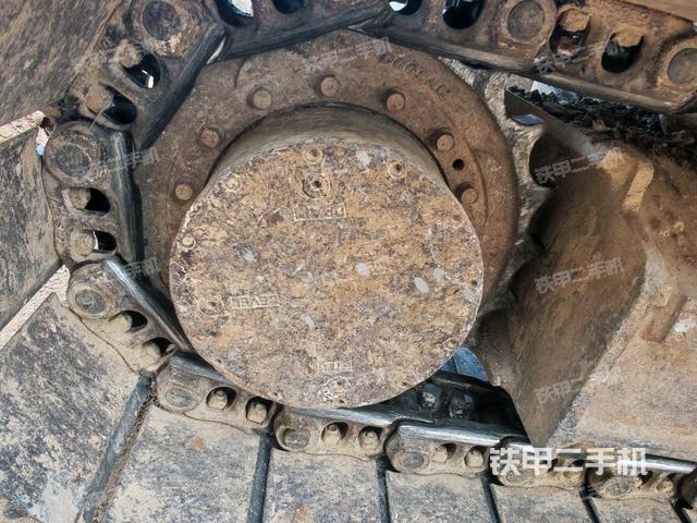 右驱动轮（行走机构）