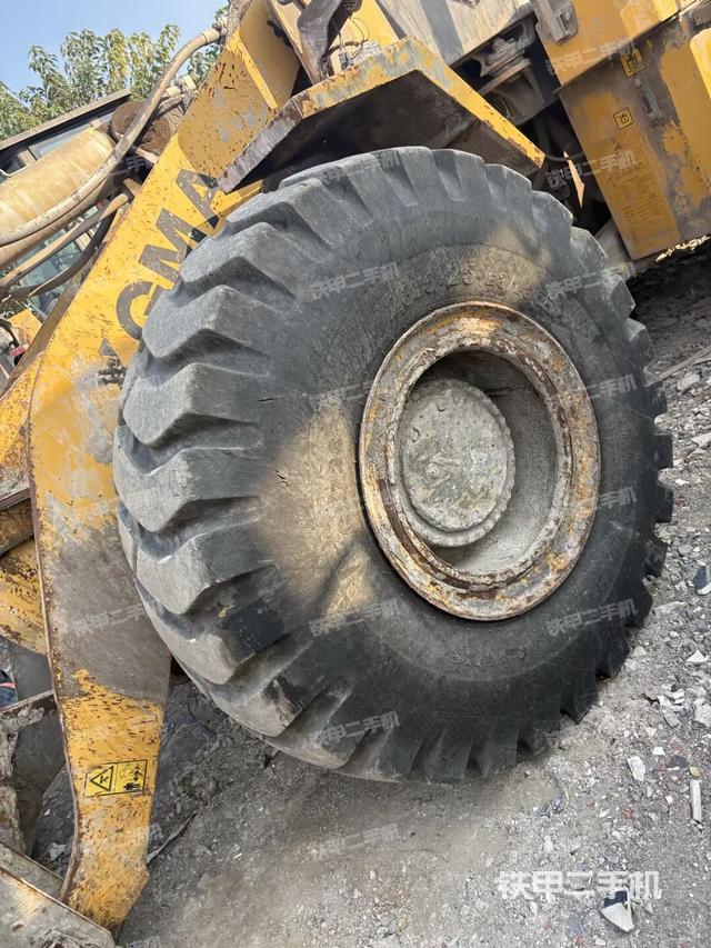 右前轮（行走机构）