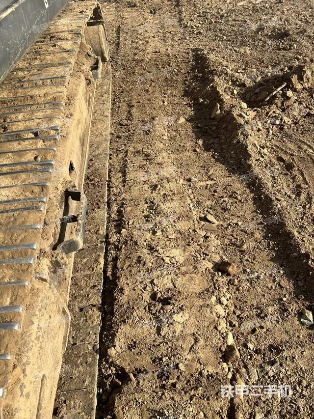 单侧履带整体（整机外观）