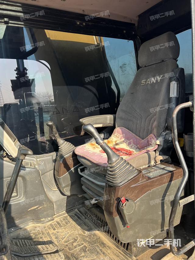 驾驶室整体（整机外观）