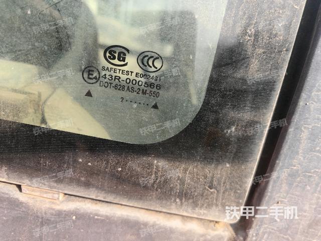 后窗玻璃角标（驾驶室部分）