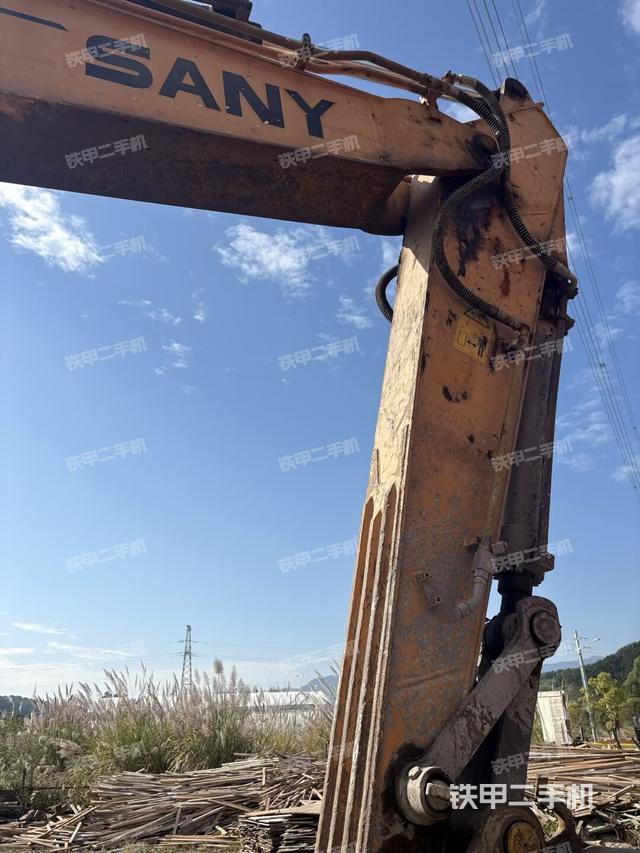 小臂整体左后（工作和回转装置）