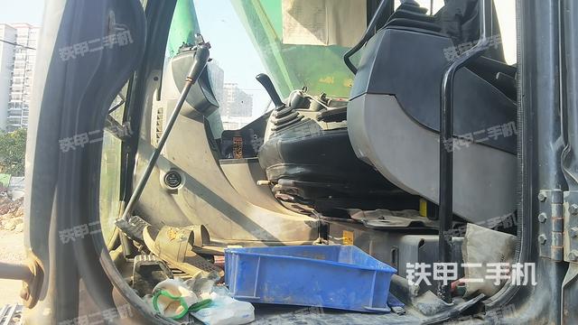 驾驶室整体（整机外观）