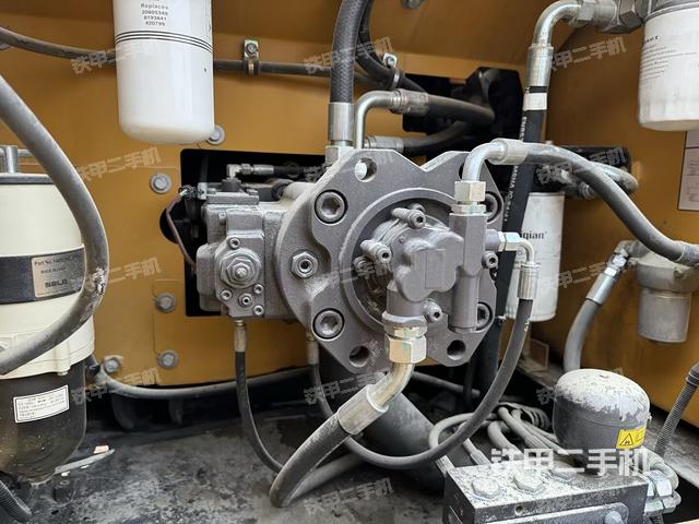 液压泵斜45 左（大件舱室）