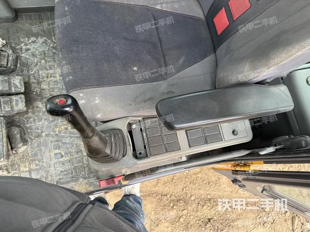 座椅后部（驾驶室部分）