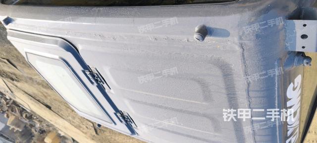 驾驶室顶部（整机外观）