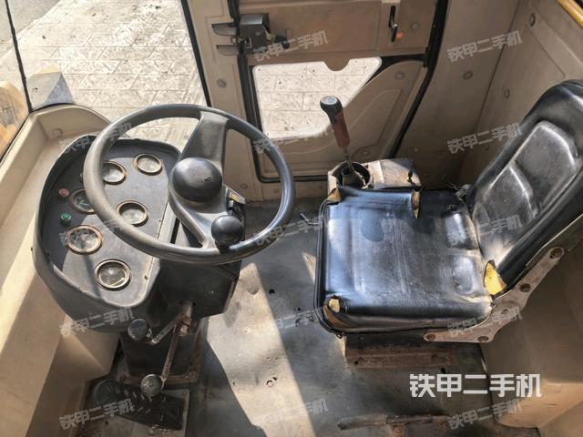 驾驶室正侧（驾驶室部分）