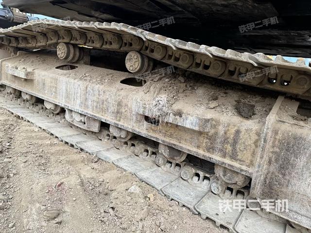 右驱动轮（行走机构）