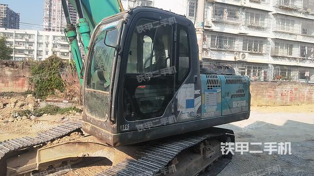 神钢SK210LC-8挖掘机