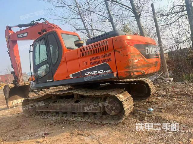 斗山DX230LC-9C挖掘机