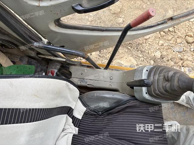 座椅后部（驾驶室部分）