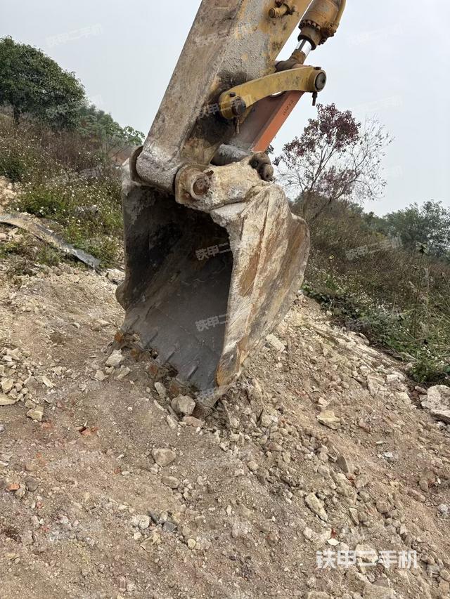 小臂整体左后（工作和回转装置）