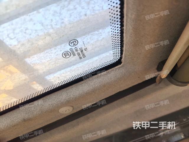 左后方玻璃角标（驾驶室部分）