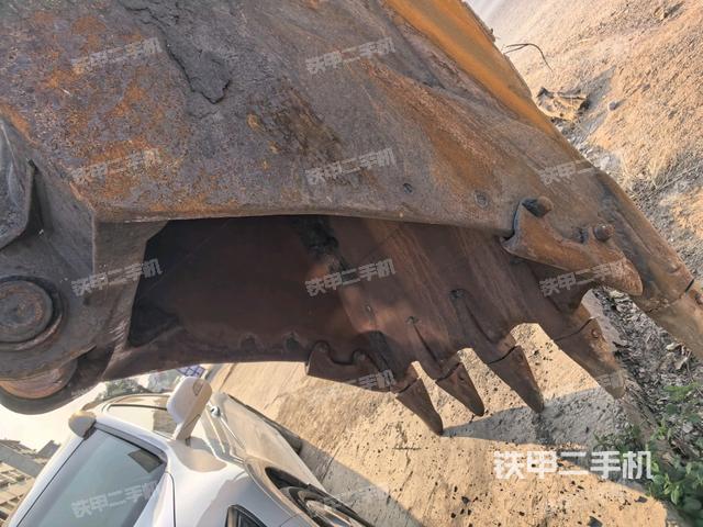 大臂背部俯视（工作和回转装置）