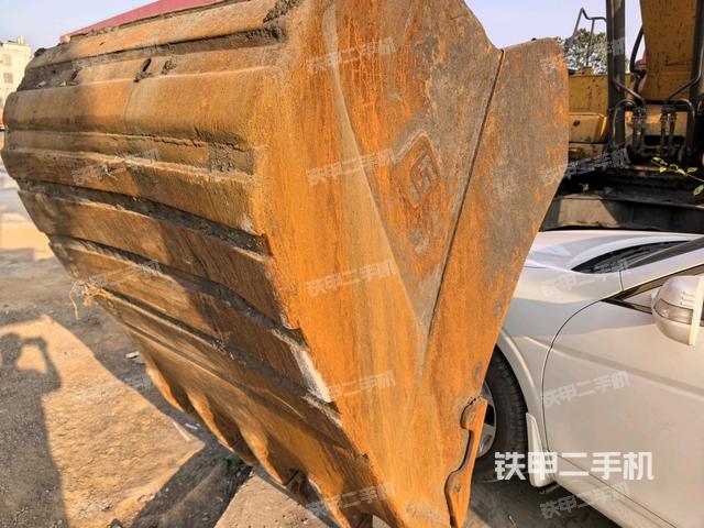 小臂整体右前（工作和回转装置）