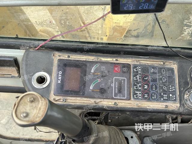 座椅右侧控制台/钥匙门/油门/含右手柄（驾驶室部分）