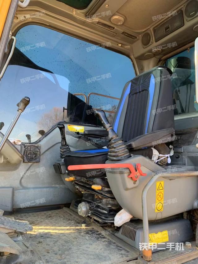 驾驶室整体（整机外观）