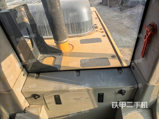 座椅后部（驾驶室部分）