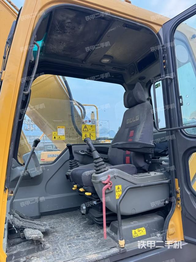 驾驶室左后45度（驾驶室部分）