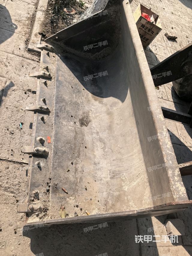 铲斗油缸侧面（工作装置）