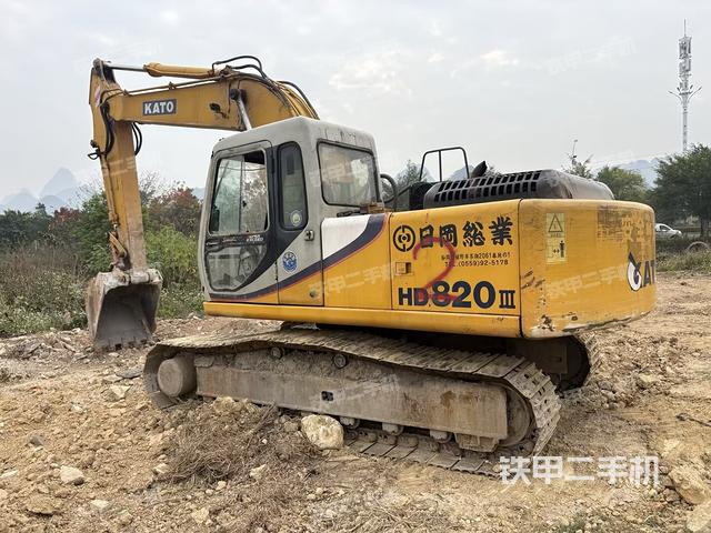 加藤HD820III挖掘机