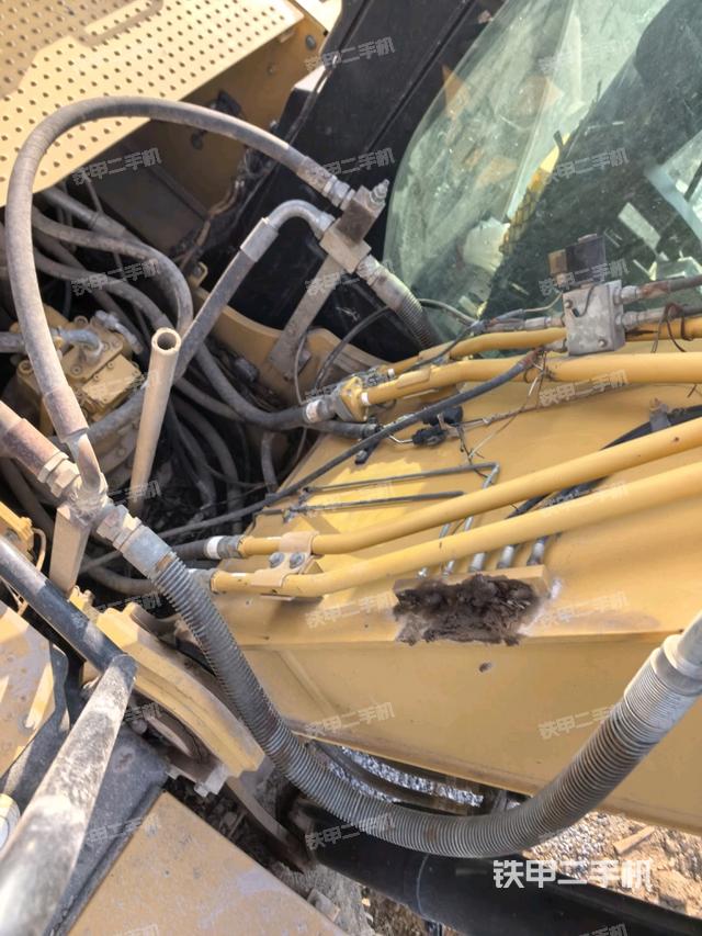 铲斗右后整体（工作和回转装置）