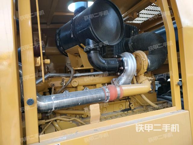 发动机右侧（整机外观及大件）