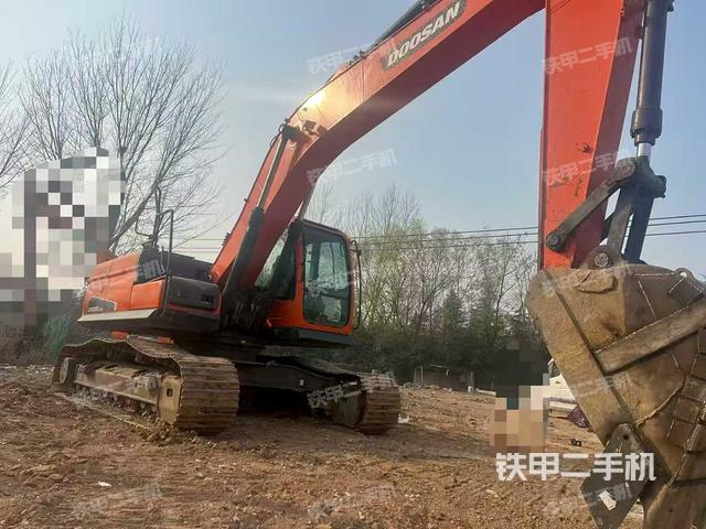 驾驶室顶部（整机外观）