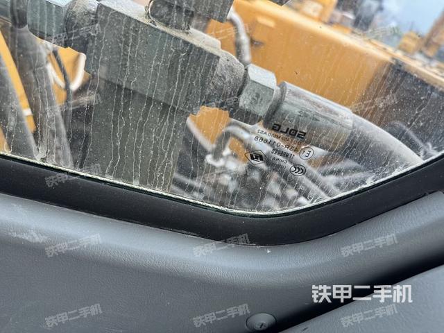 左后方玻璃角标（驾驶室部分）