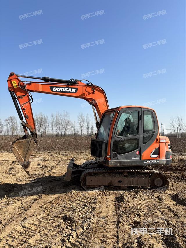 斗山DX75-9C挖掘机